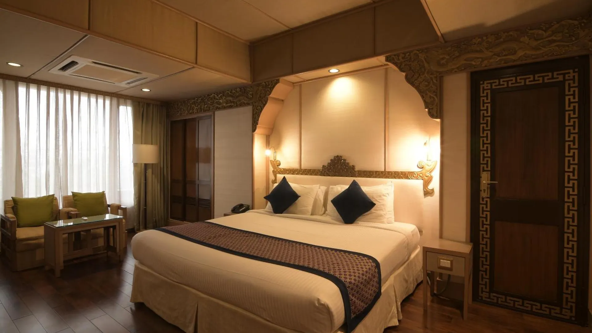 Hotel Yak & Yeti Katmandu 5*,